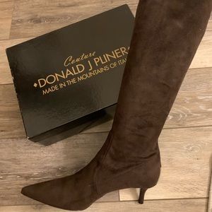 NEW Couture Donald J Pliner Suede Boots Size 7.5
